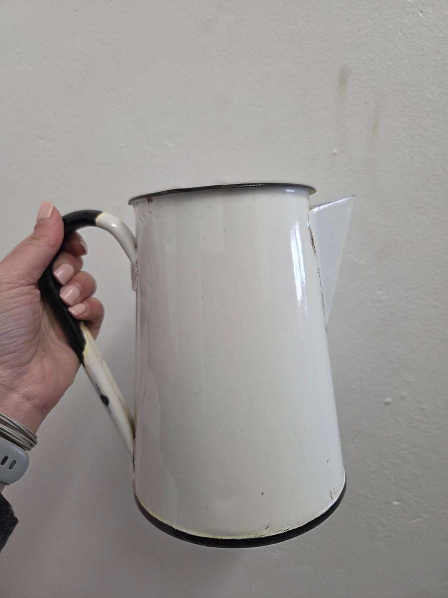 Beautiful Vintage Enamel Jug - Perfect for flowers or decor - Lots of character Height - 21cm