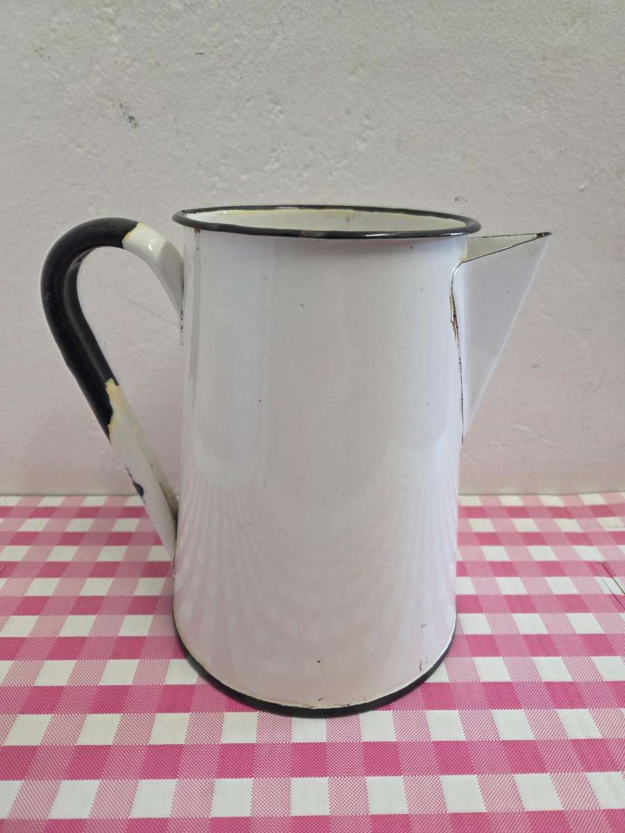 Beautiful Vintage Enamel Jug - Perfect for flowers or decor - Lots of character Height - 21cm