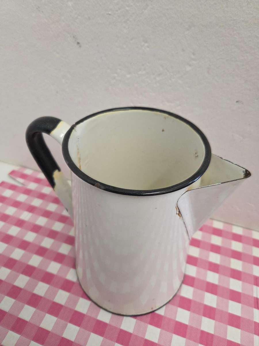 Beautiful Vintage Enamel Jug - Perfect for flowers or decor - Lots of character Height - 21cm