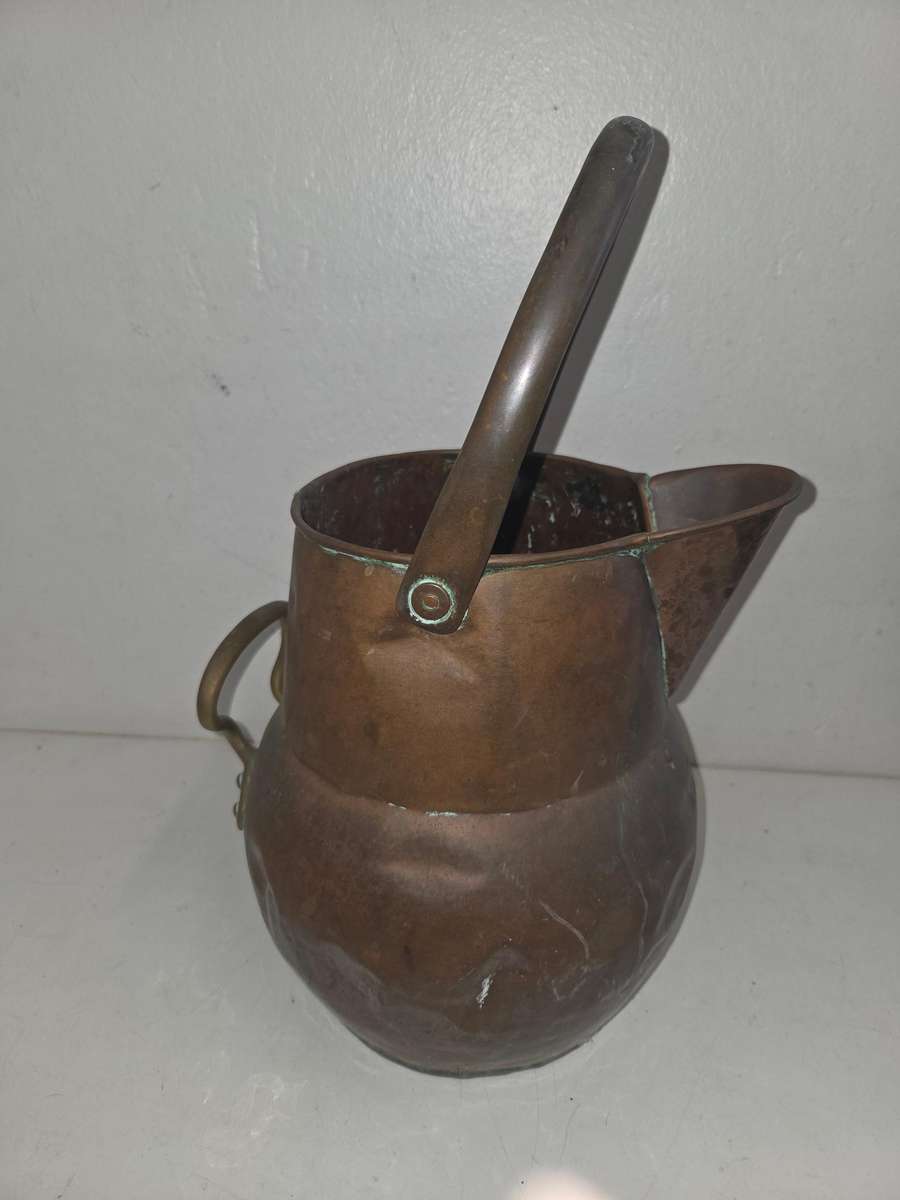 Beautiful Large Vintage Brass / Copper Jug with two handles - Lots of character Height - 25cm