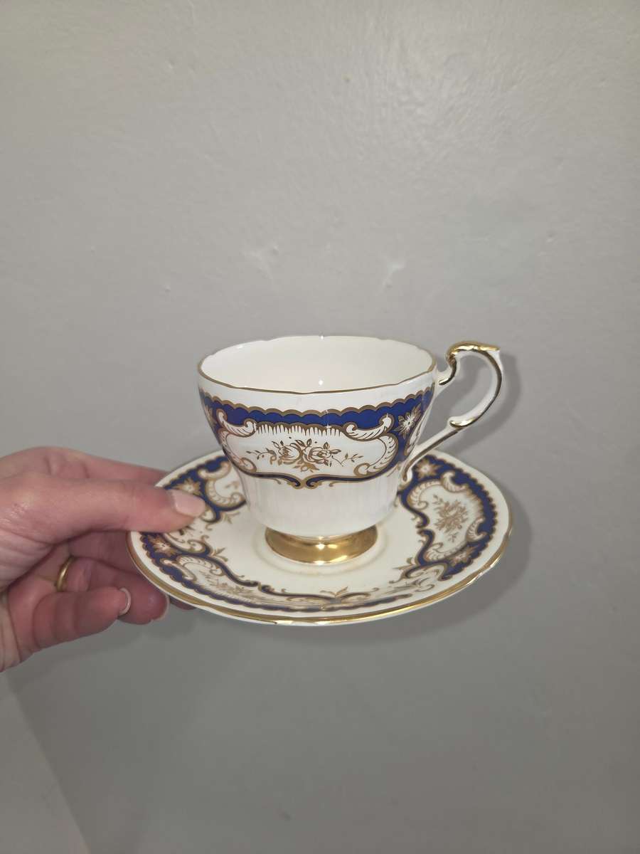 Beautiful Vintage Paragon Venice Duo Fine Bone China - England Perfect condition - Cup and Saucer