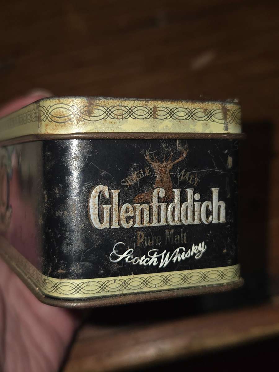 Small Glenfiddich Scotch Whiskey Tin