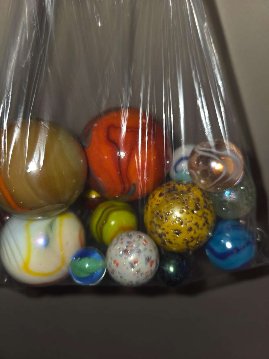 17 x Beautiful Marbles - Various Sizes - Some very large!!
