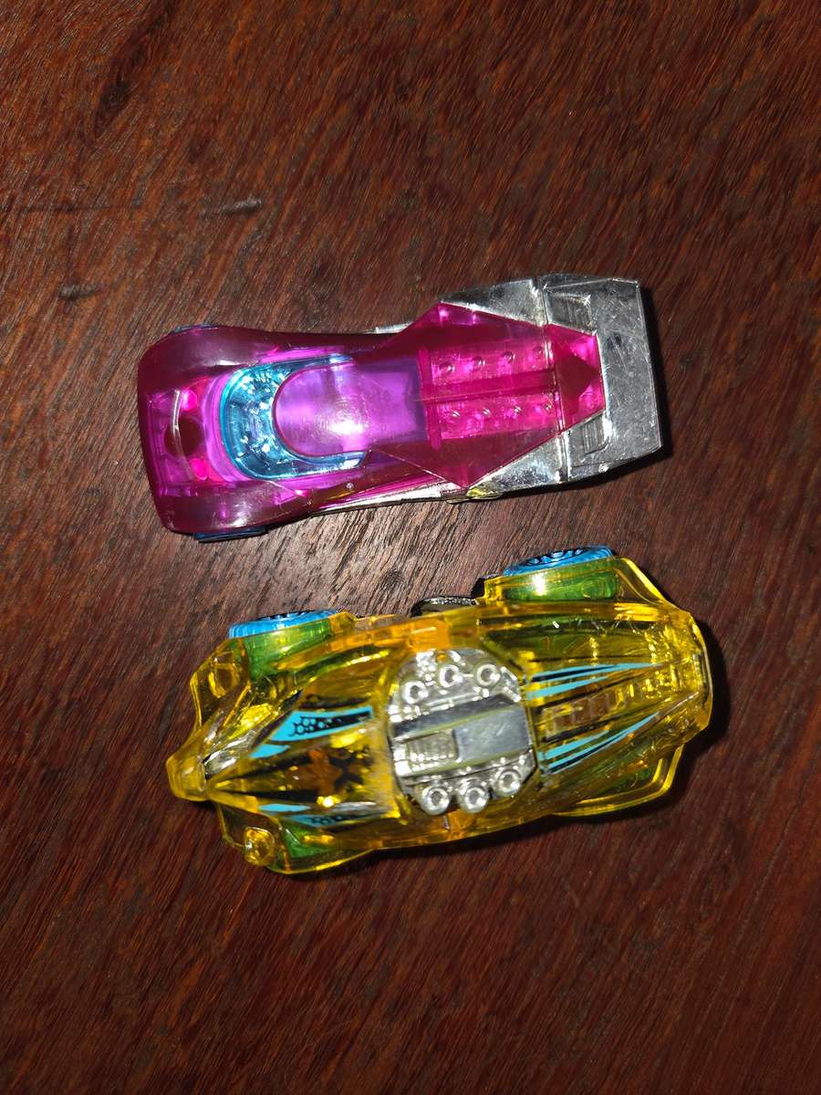 2 x Hotwheel cars