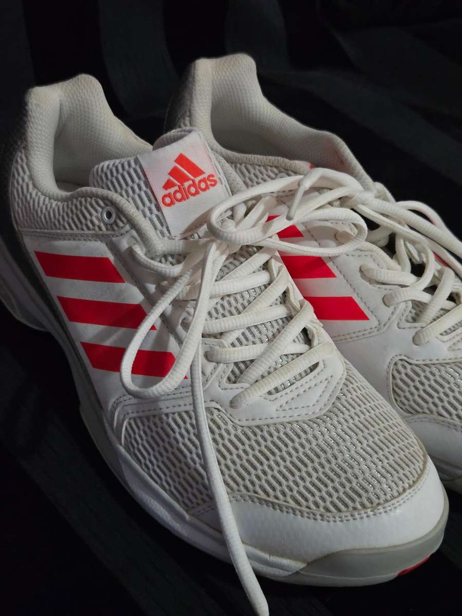 Adidas Multido Essence W - Size 7 Great condition