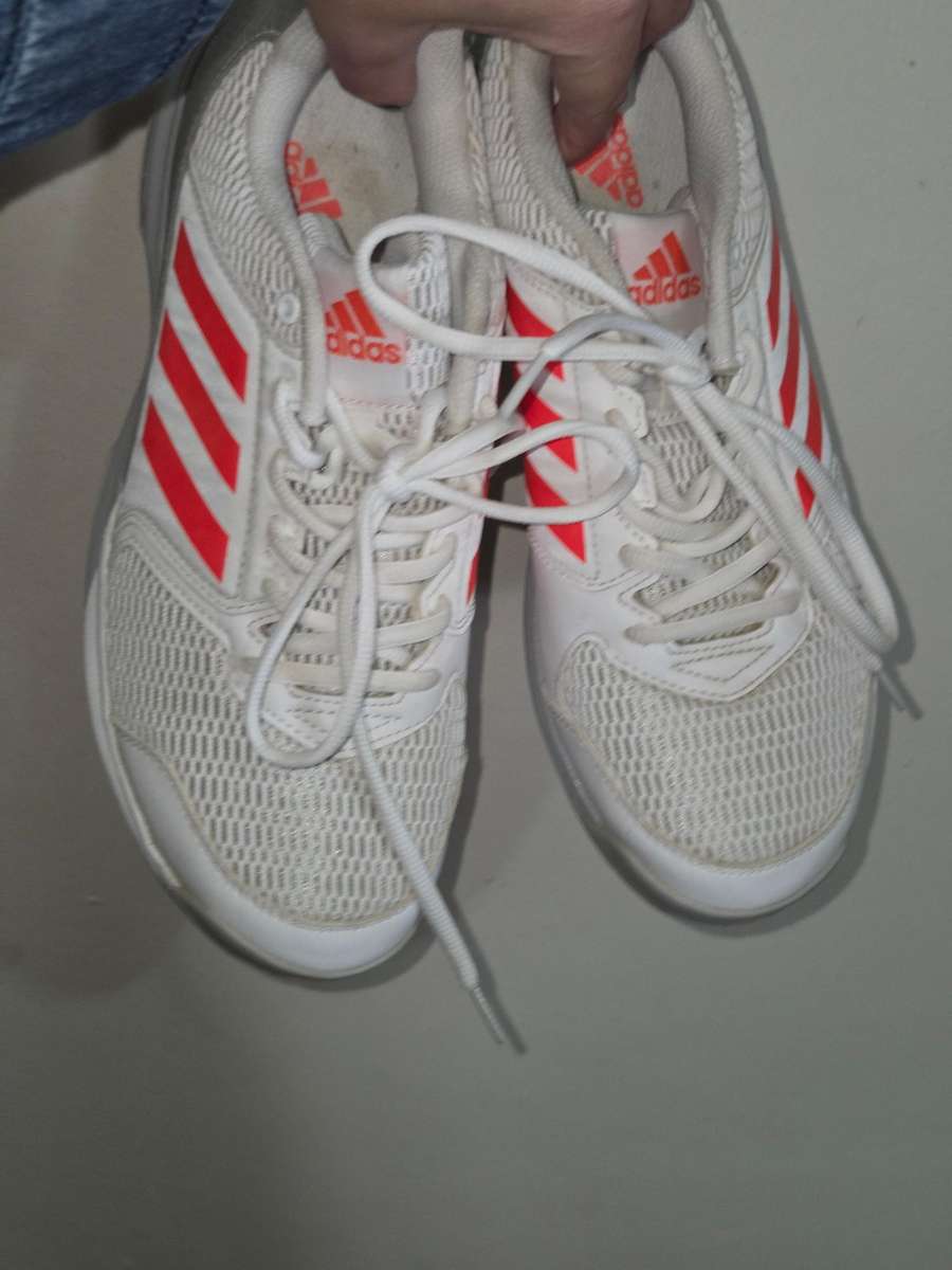 Adidas Multido Essence W - Size 7 Great condition