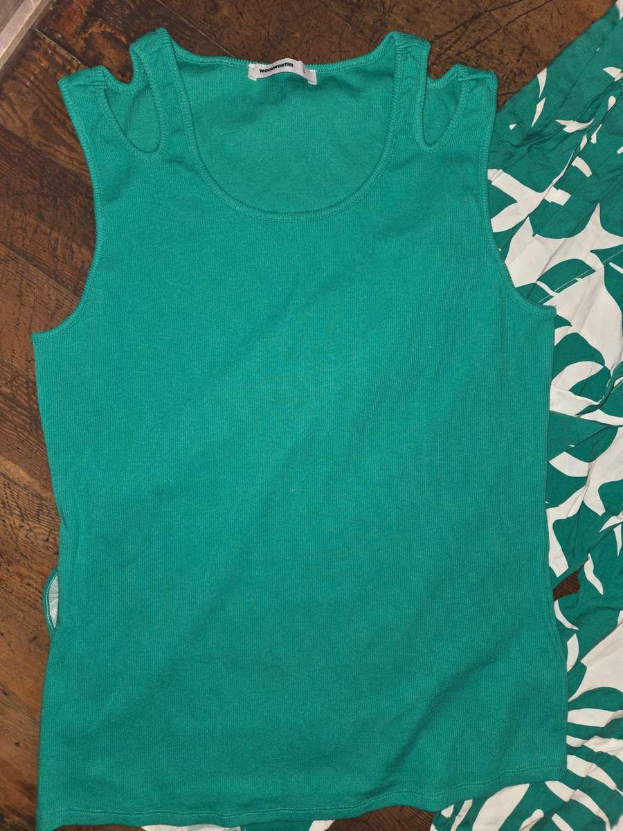 2 Piece Woolworths T-Shirt and Pants - Size L