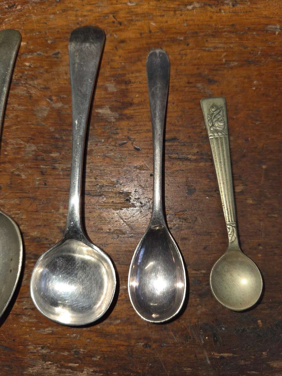 8 x Vintage EPNS Spoons - various sizes - All stamped