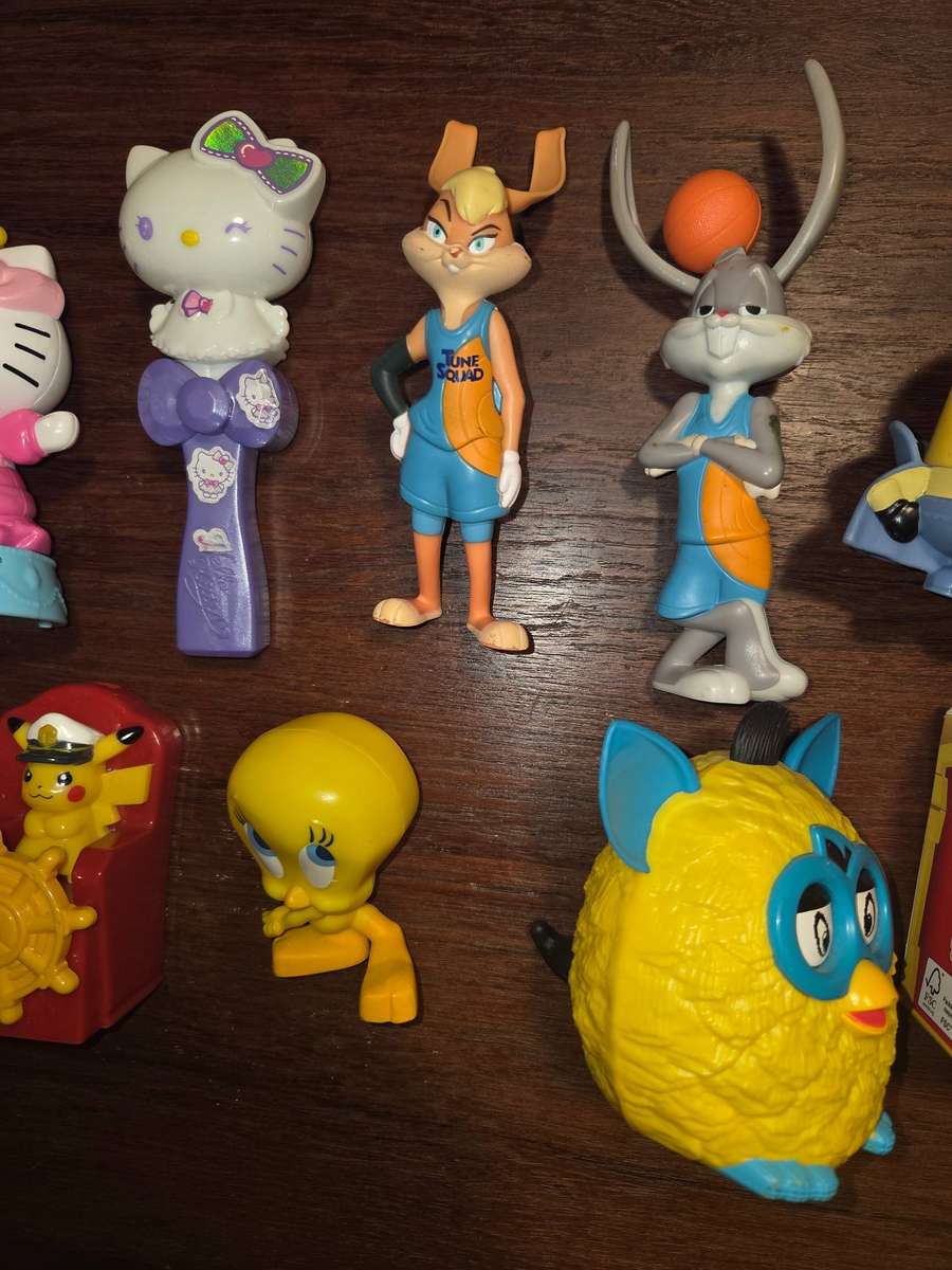 13 x McDonalds Toys incl. Hello Kitty, Minions, Tweety, etc.