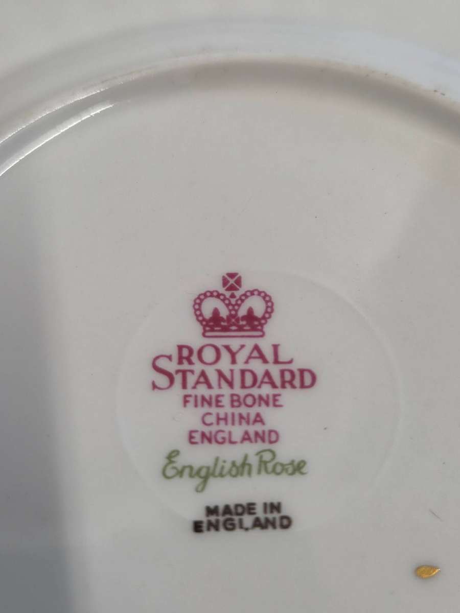 Royal Standard Fine Bone China Cake plate with English rose detail - Made in England