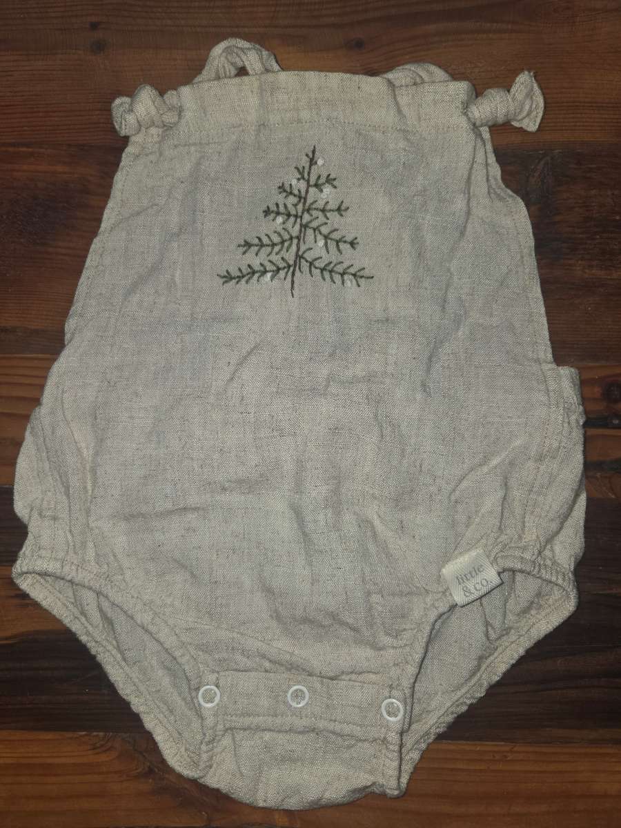 Beautiful Little & Co. Baby Grow - 0-3 months - Beautiful!!