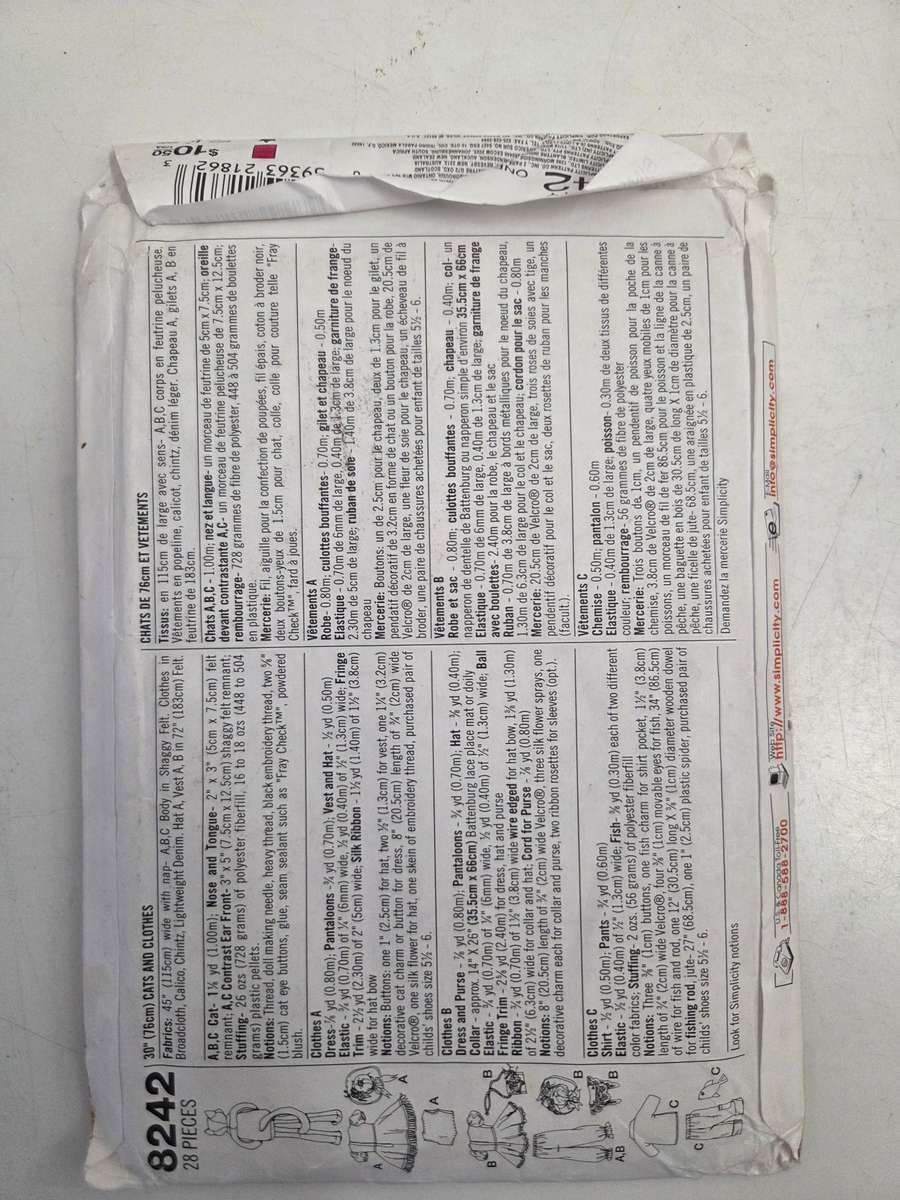 Simplicity Crafts Pattern - Cats and Clothes - Unchecked