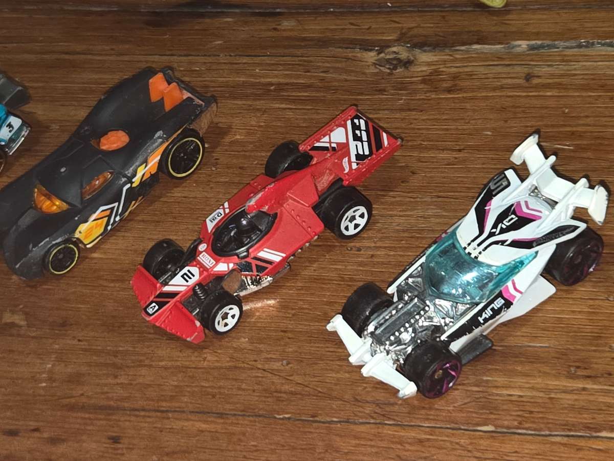 5 x Hotwheel cars / Hotwheels