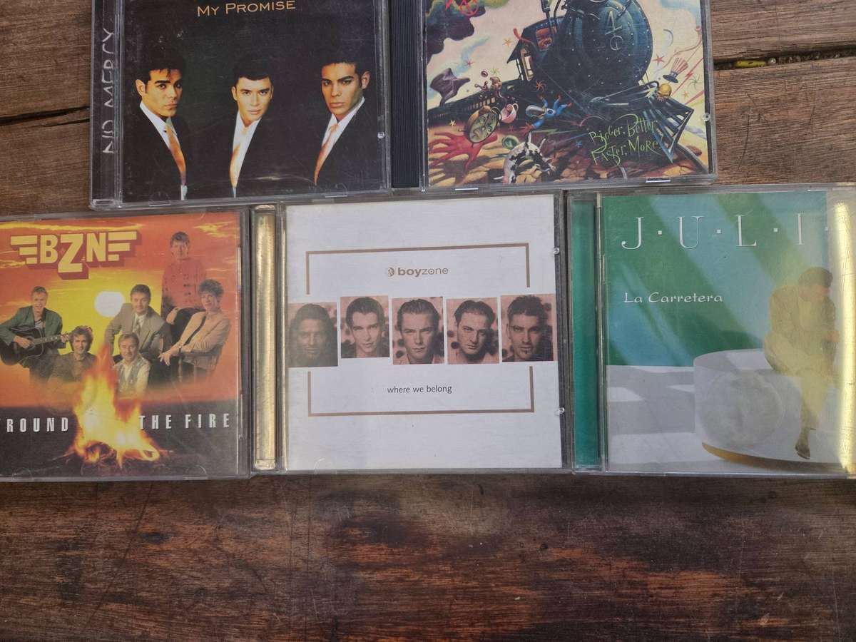 7 x CD's Incl, Queen, 4 Non Blonds, Julio, BZN, Boyzone, etc.