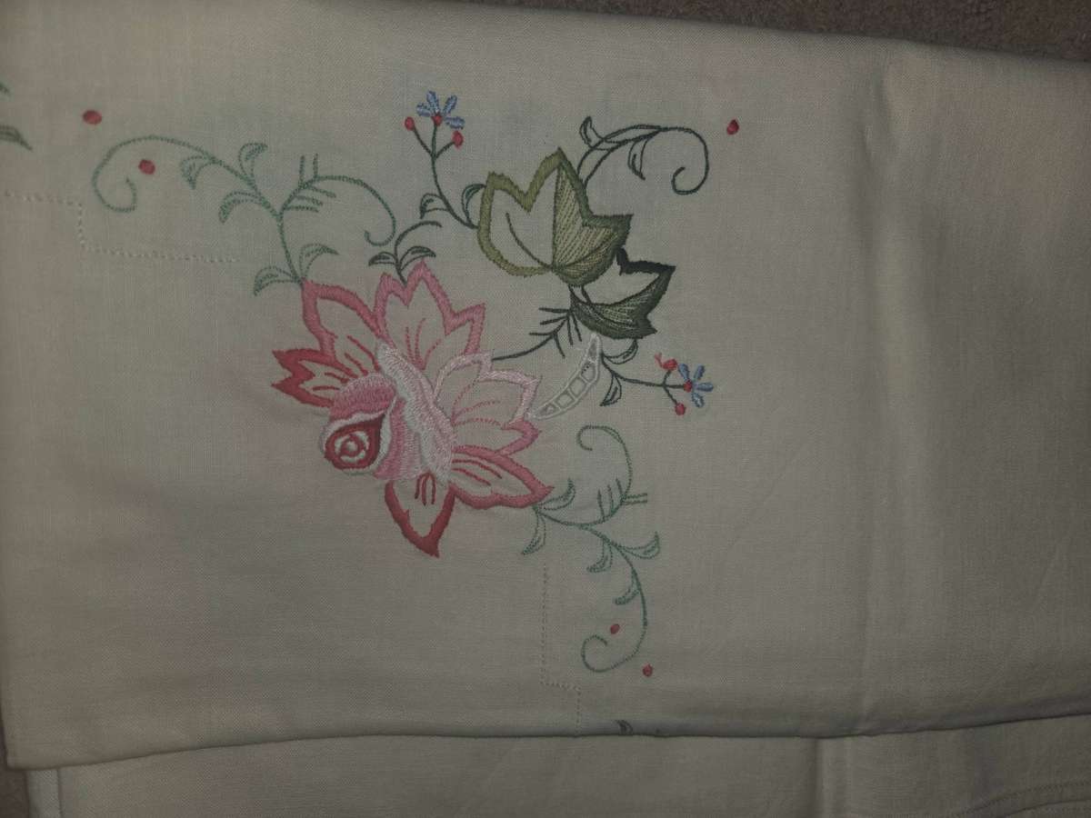 Beautiful Vintage Embroidered Tablecloth - Size - 85cm x 85cm