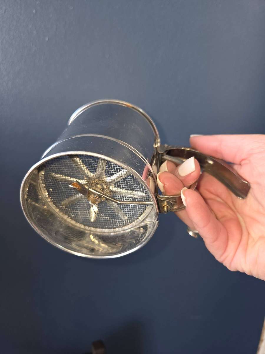 Flour Sifter - Kitchen Utensil - Perfect working condition