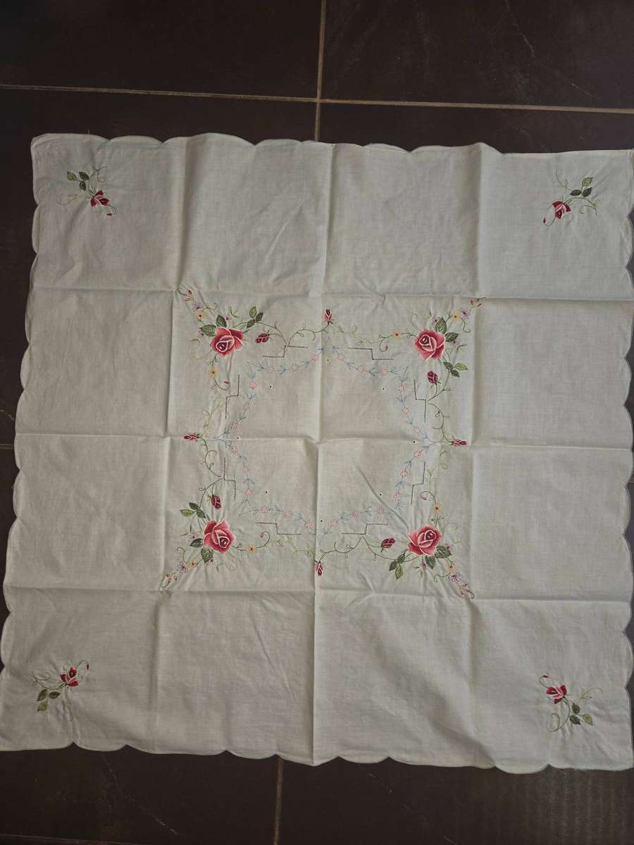 Beautiful Vintage Embroidered Tablecloth with floral detail Size 85cm x 85cm