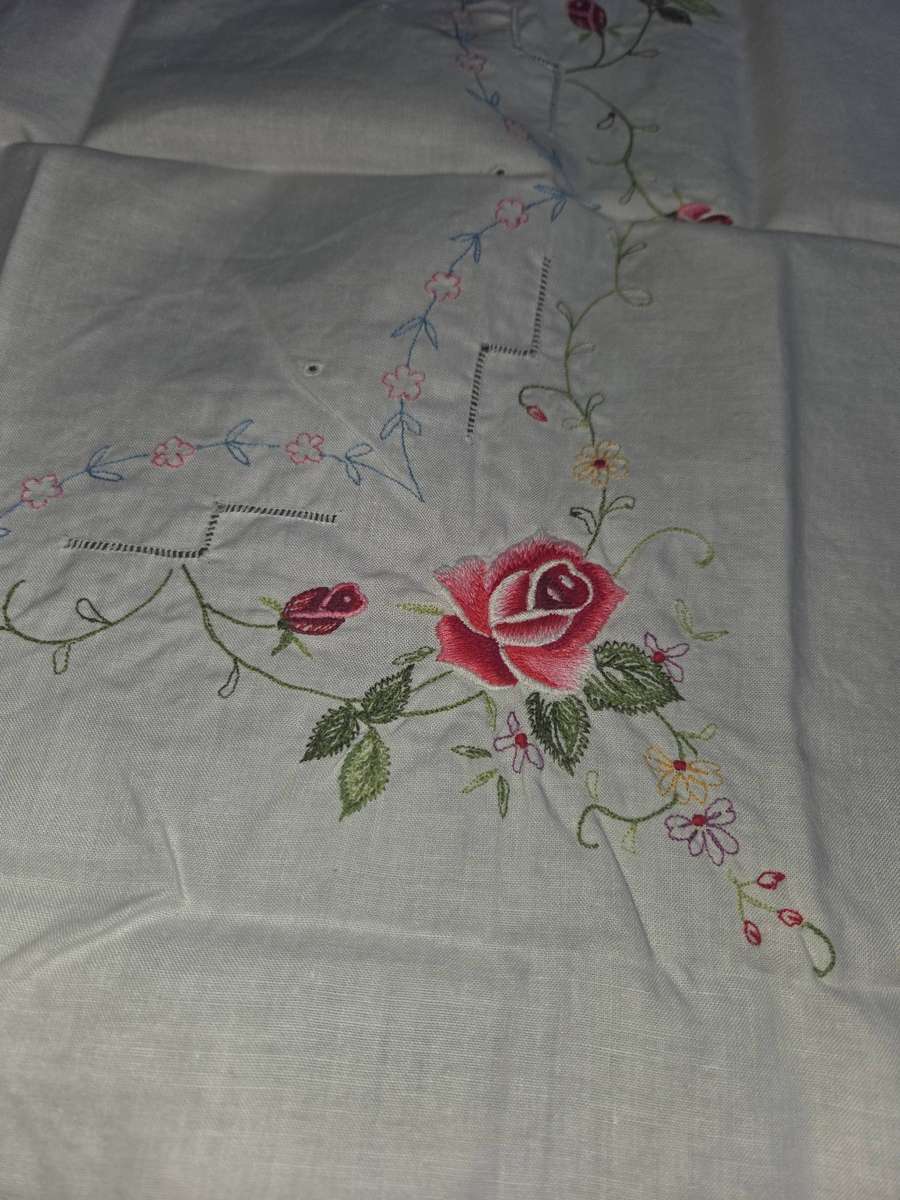 Beautiful Vintage Embroidered Tablecloth with floral detail Size 85cm x 85cm