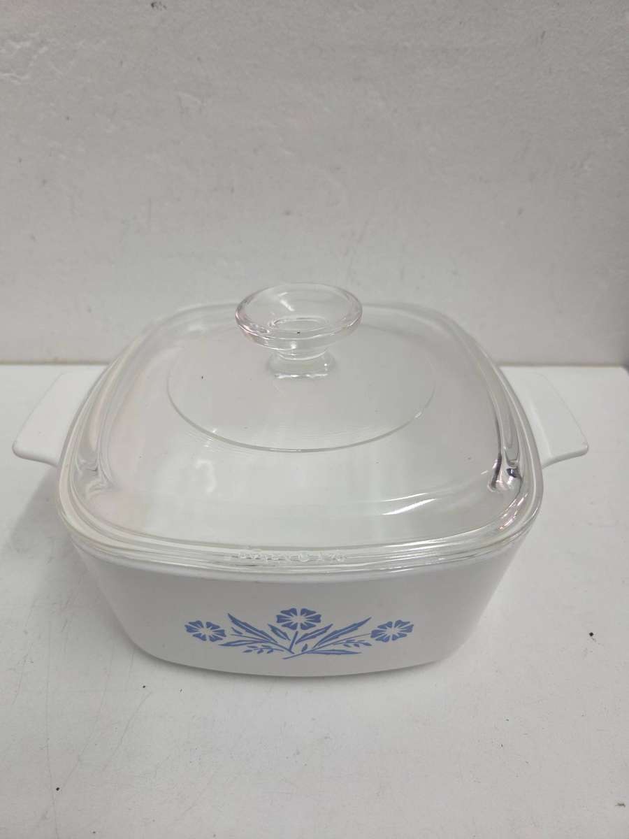 Corningware dish with lid - Corning ware Size - 17cm x 17cm and 7.2cm deep