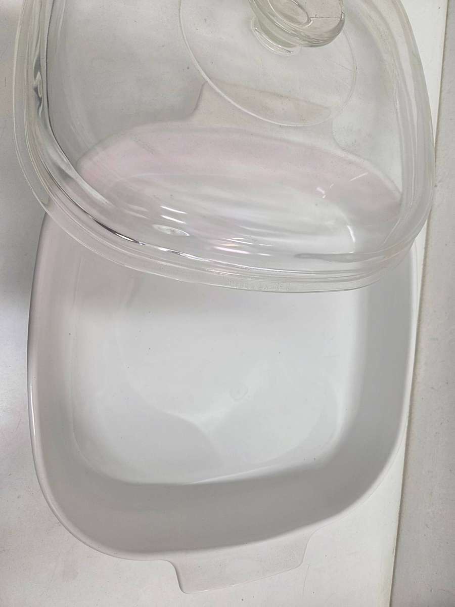 Corningware dish with lid - Corning ware Size - 17cm x 17cm and 7.2cm deep