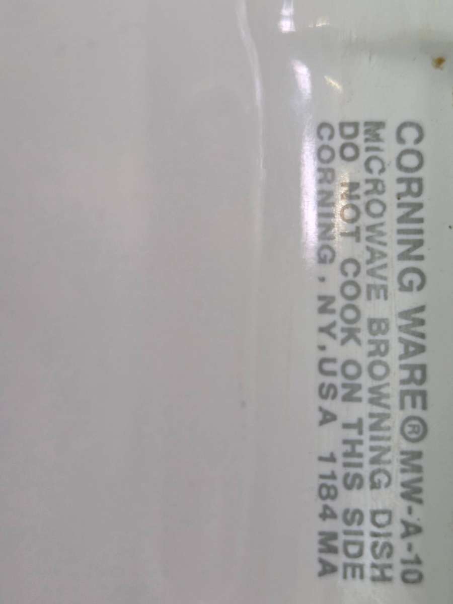 Corningware dish with lid - Corning ware Size - 17cm x 17cm and 7.2cm deep