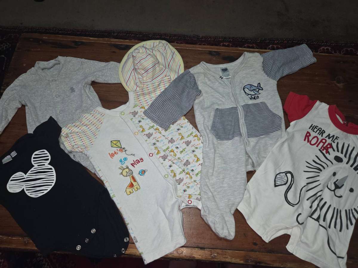 6 x Baby Boy Clothes - New Born up to 3 months