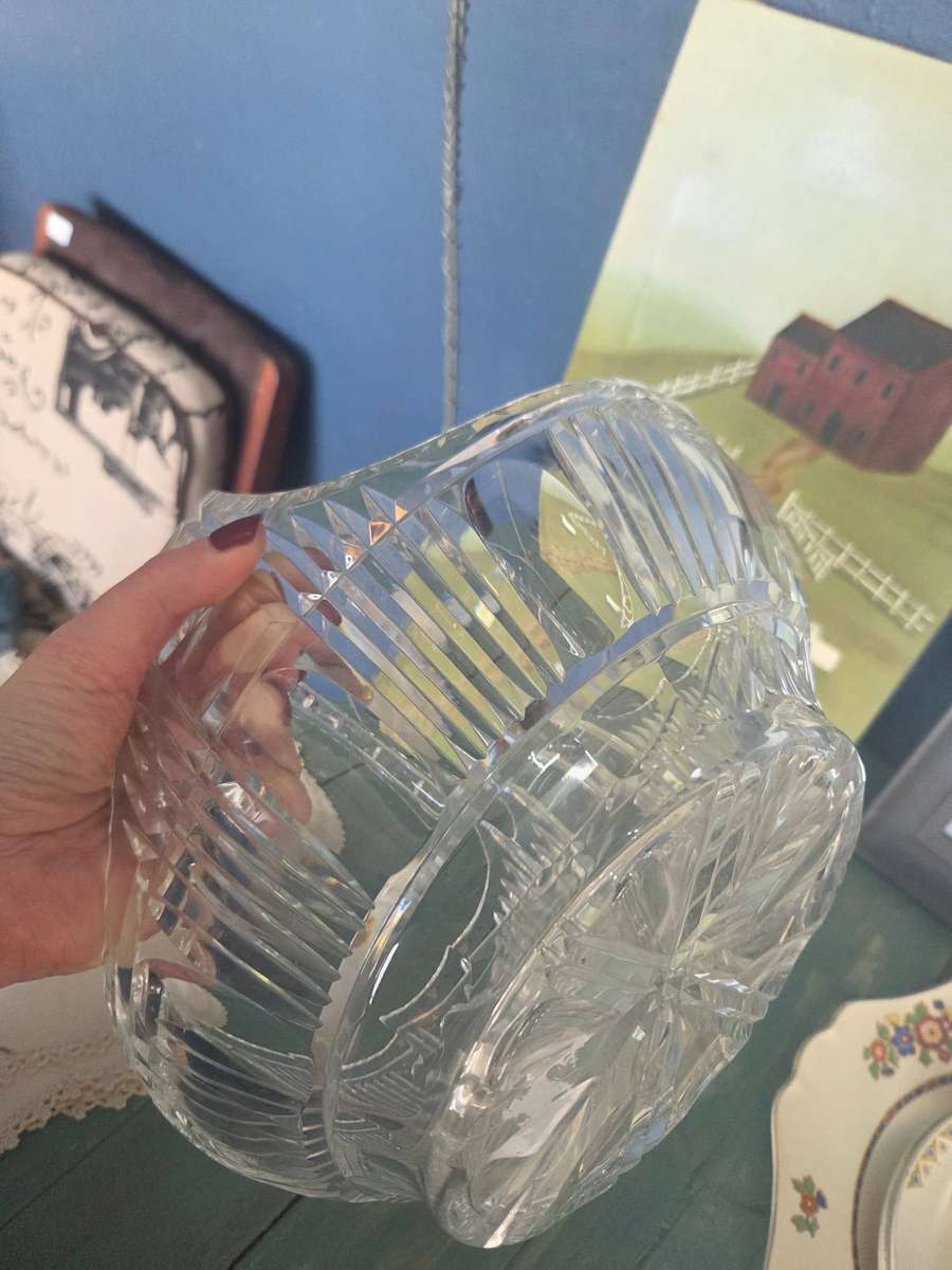 Beautiful Large heavy cut glass basket