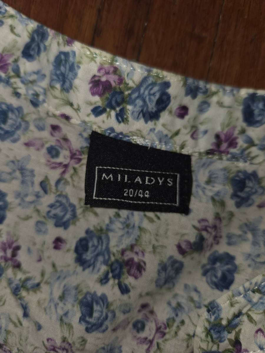 Beautiful Floral Shirt - Miladys - Size 20 - 100% Cotton