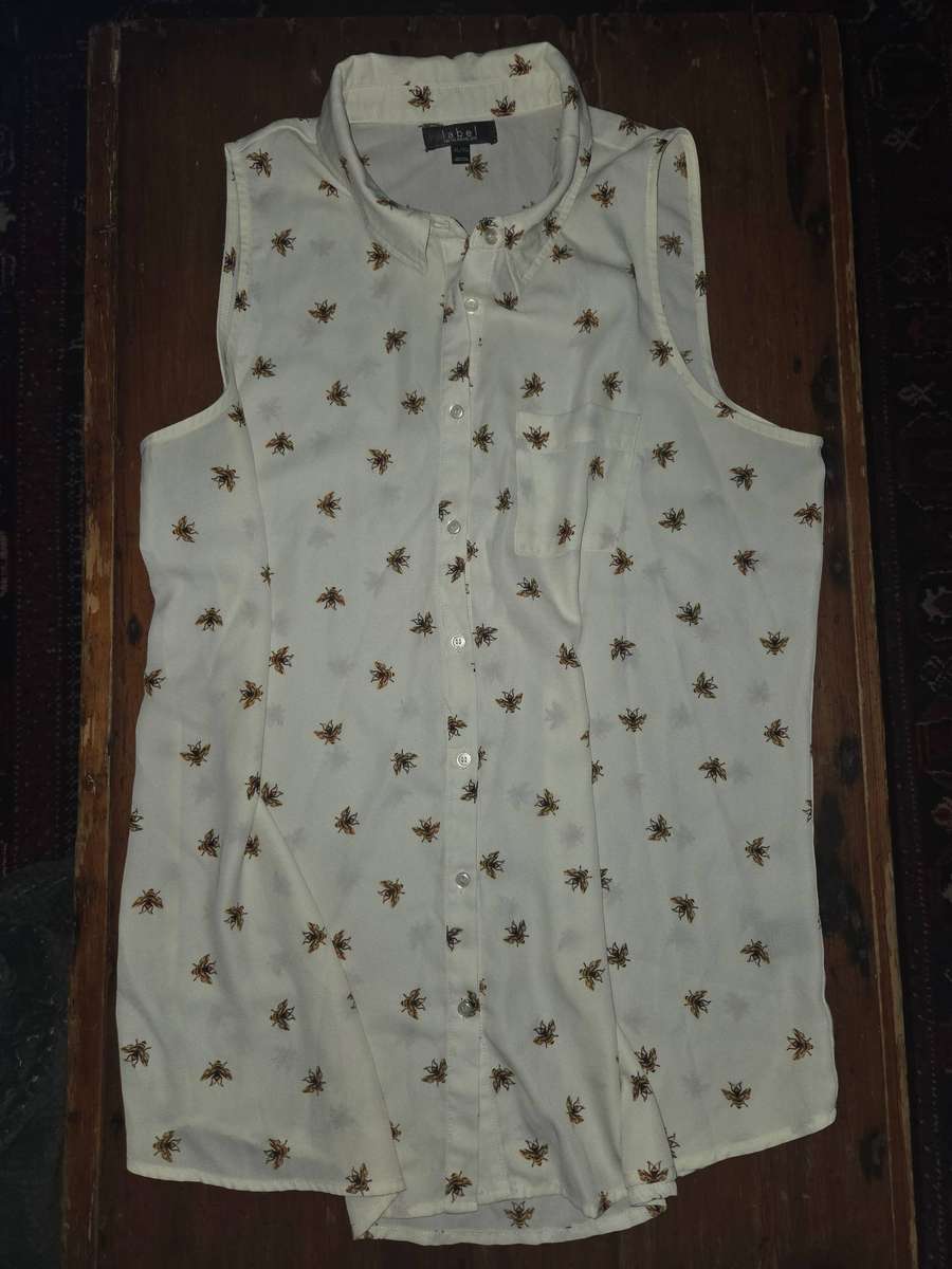 Rachel Roy Shirt with bee detail - Size XL