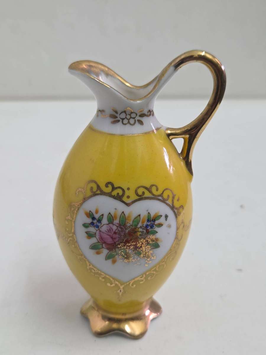 Small Vintage Porcelain Jug with gold detail - Height - 11cm