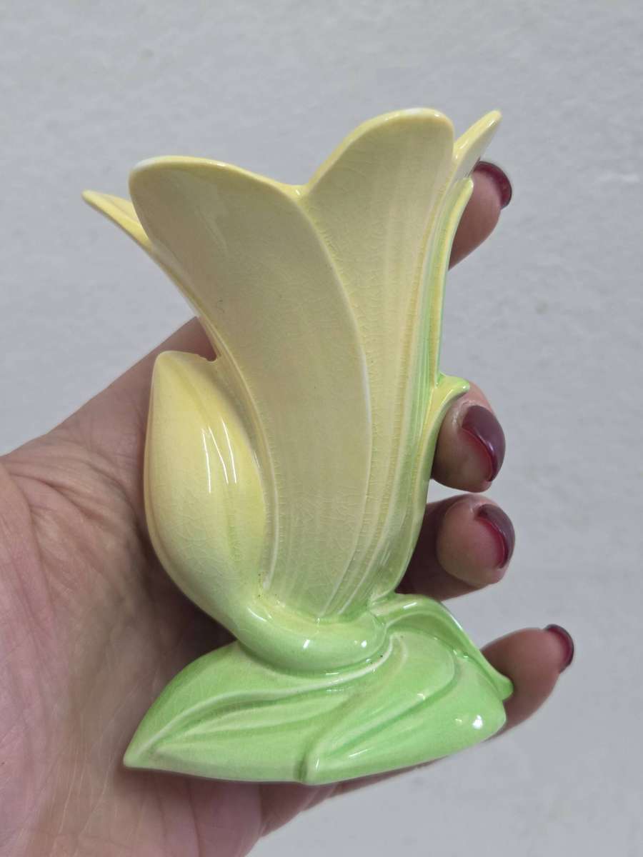 Vintage Carltonware Small Vase - Small chip on the one side - See pictures