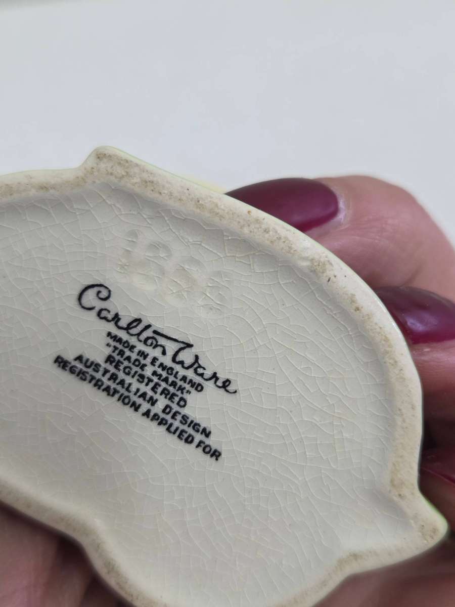 Vintage Carltonware Small Vase - Small chip on the one side - See pictures