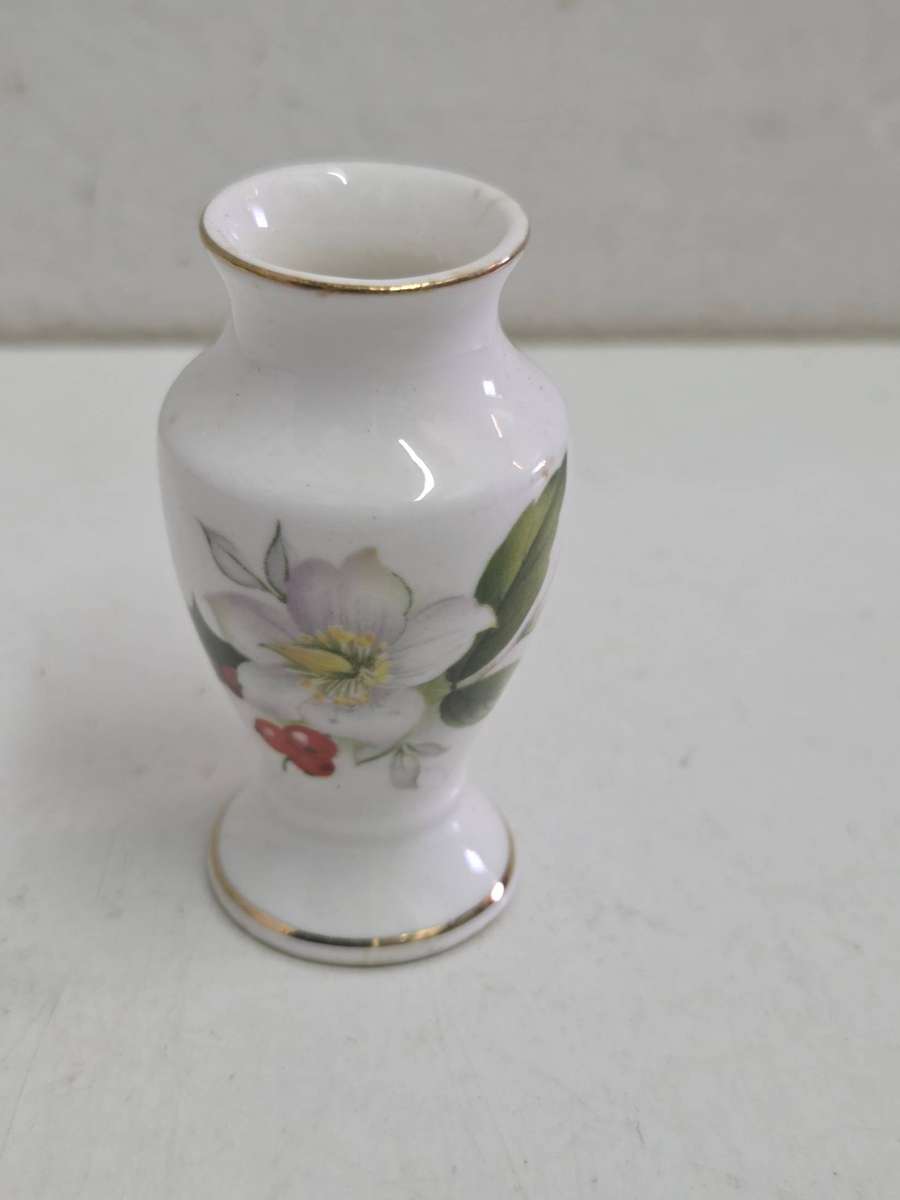 Vintage Miniature Hammersley Bone Chine Vase - Made in England - Height - 6cm