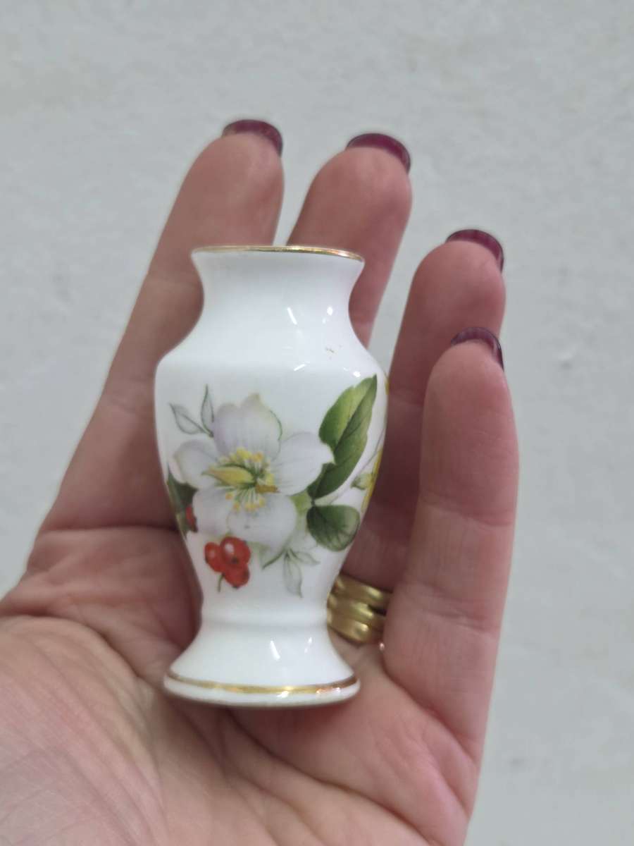 Vintage Miniature Hammersley Bone Chine Vase - Made in England - Height - 6cm
