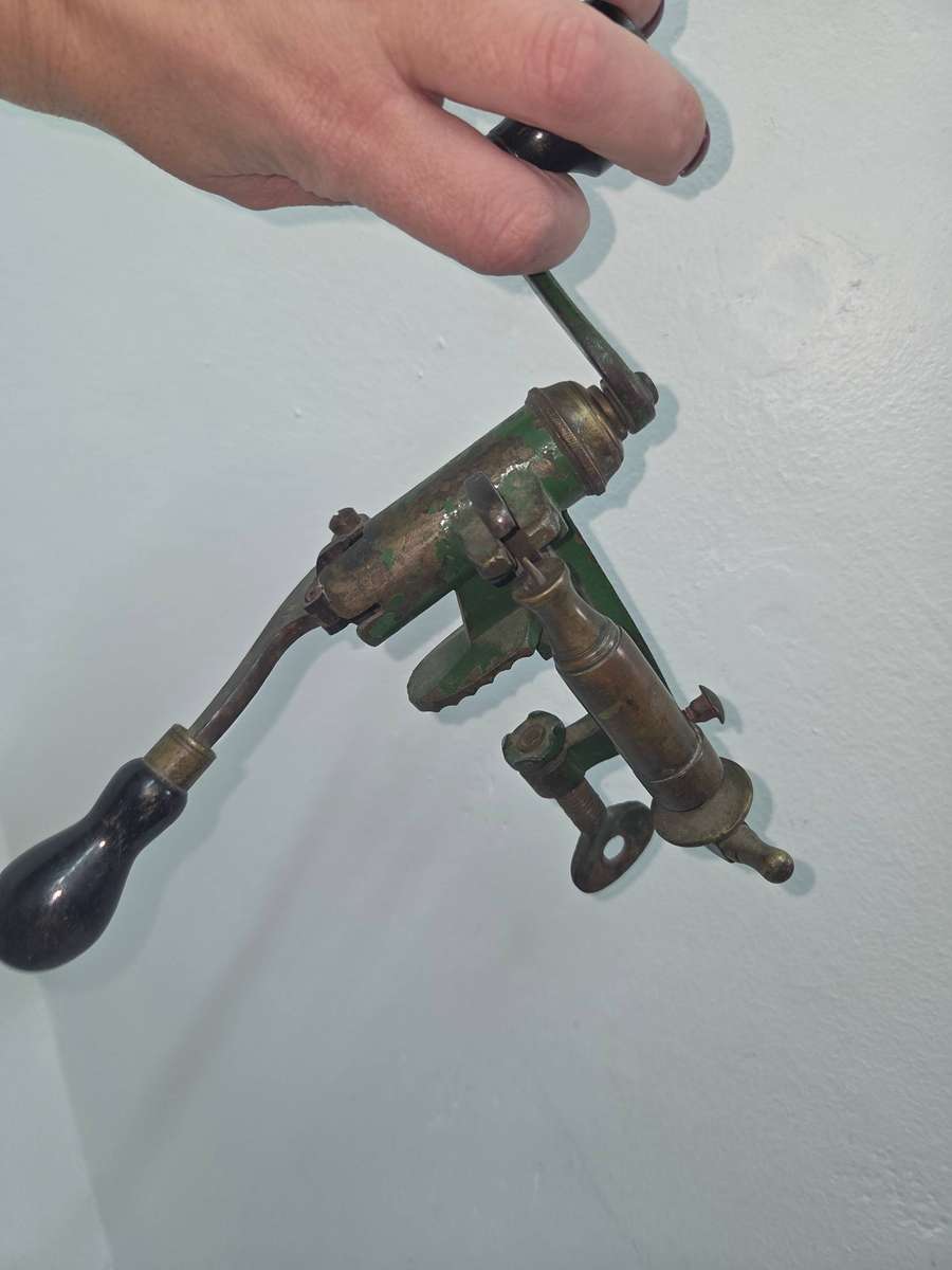 Antique shotgun shell reloader - Rare Find - Steel and Brass Shotgun reloader