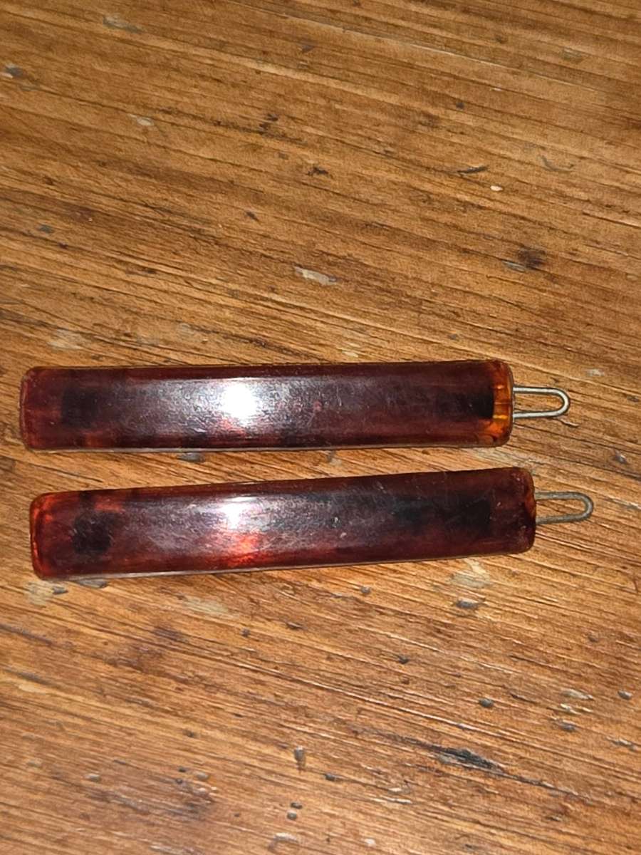 2 x Vintage Hairclips