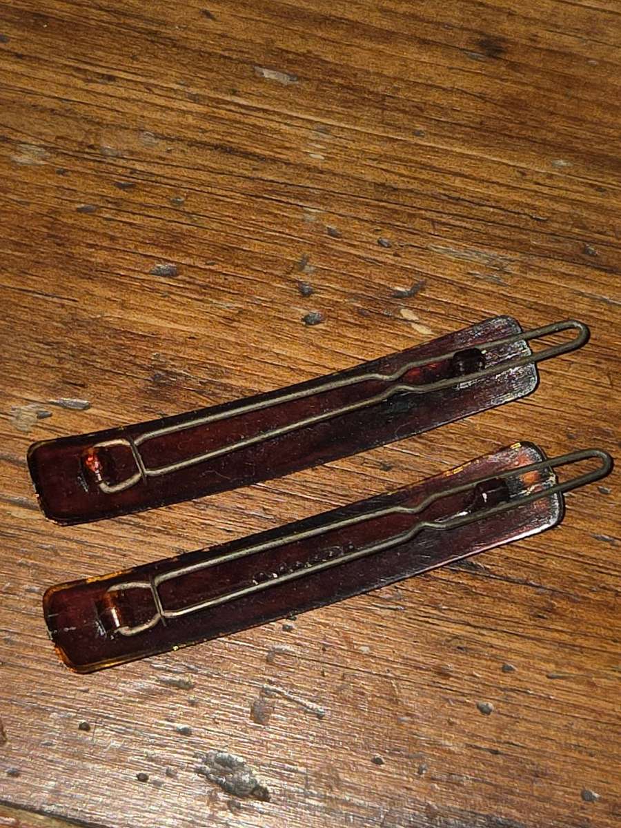 2 x Vintage Hairclips