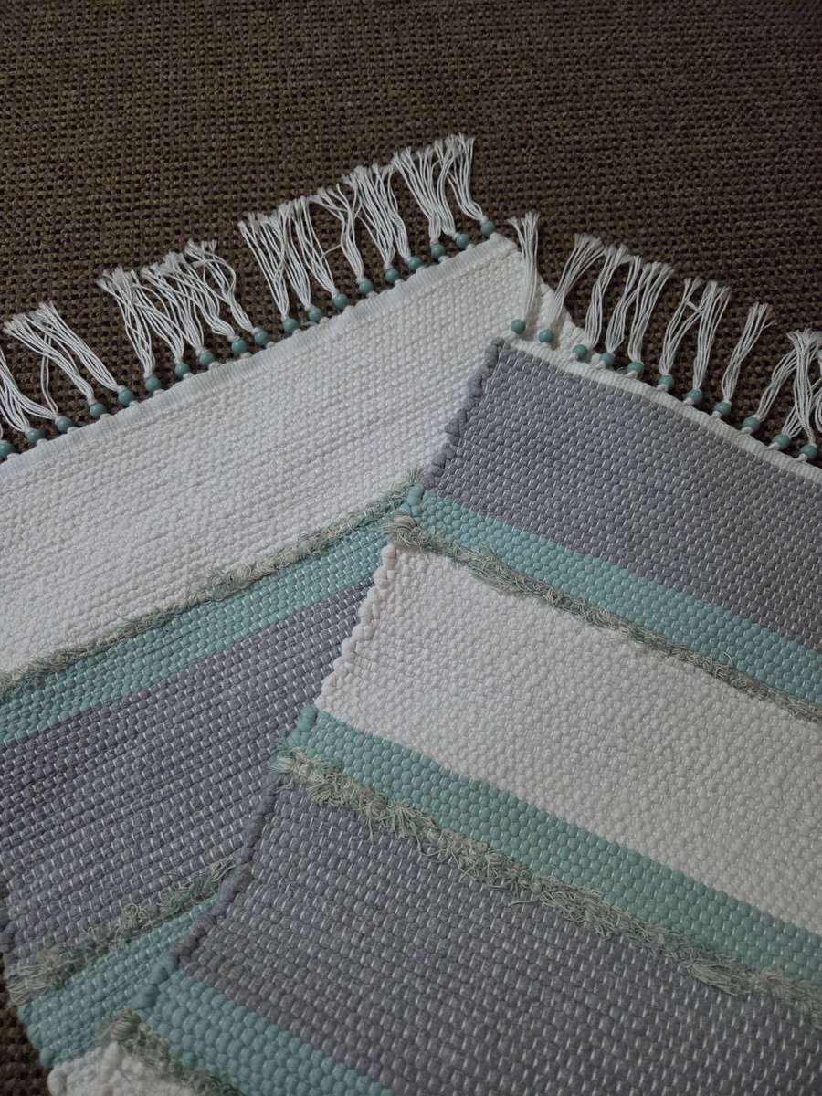 Small rug / Carpet Handmade Never used Size without fringe -  71cm x 38cm