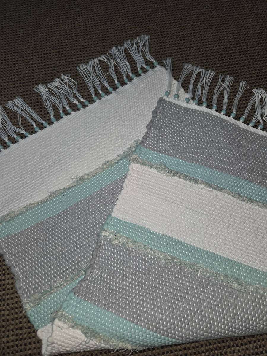 Small rug / Carpet Handmade Never used Size without fringe -  71cm x 38cm