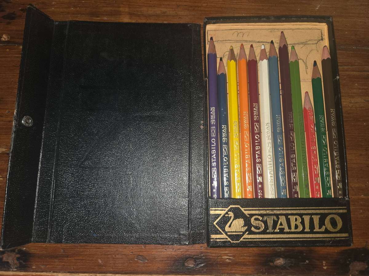 Vintage Stabilo hard case with pencils