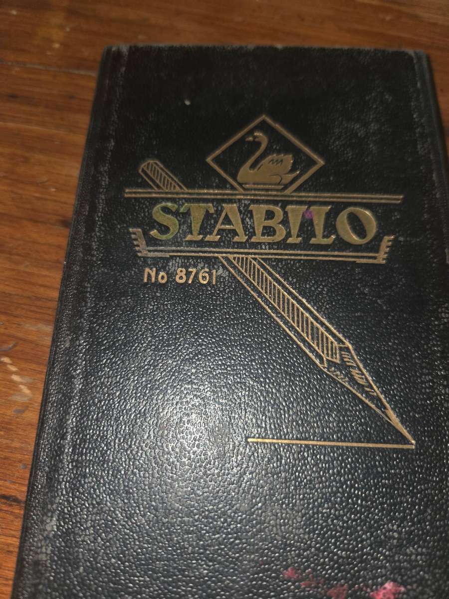 Vintage Stabilo hard case with pencils