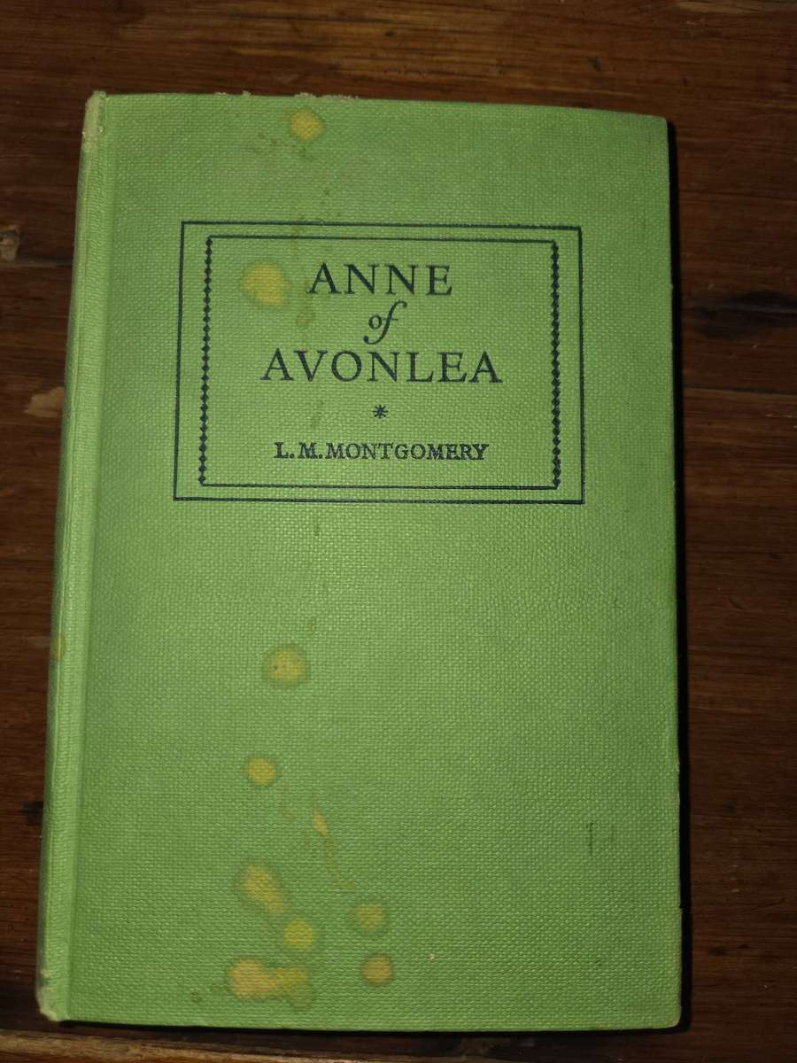 Anne of Avonlea - L.M. Montgomery