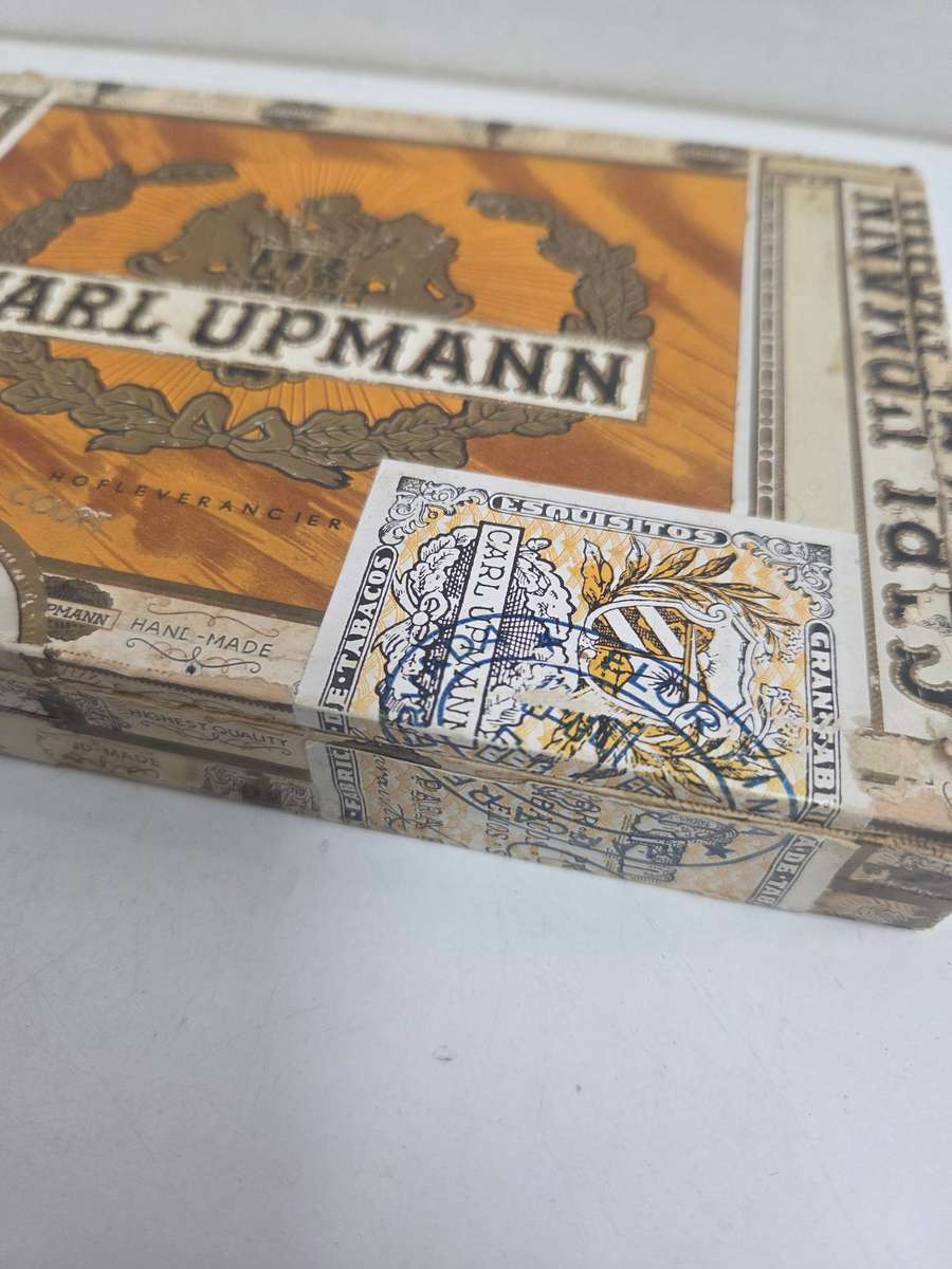 Vintage Wooden cigar box - Charl Upmann