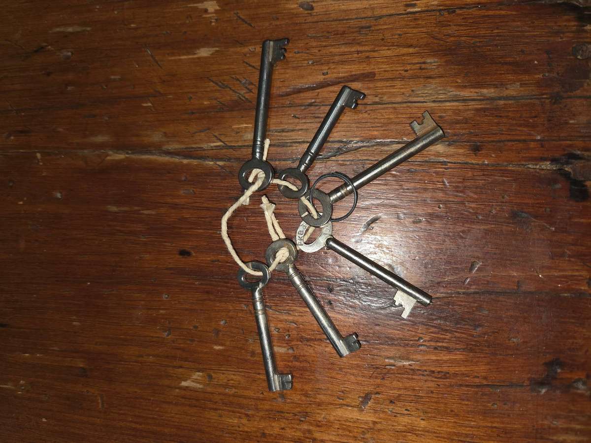 6 x Vintage Keys - +- 6cm