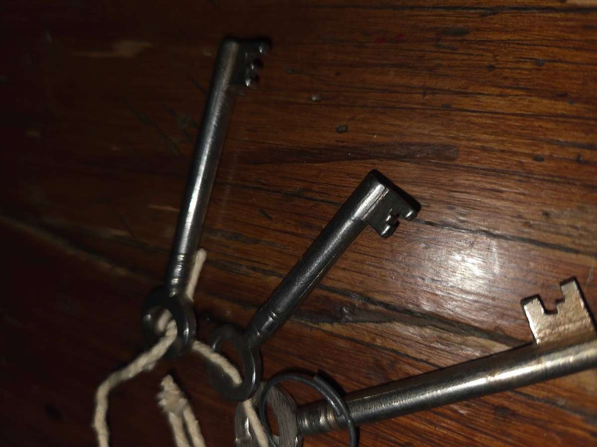 6 x Vintage Keys - +- 6cm