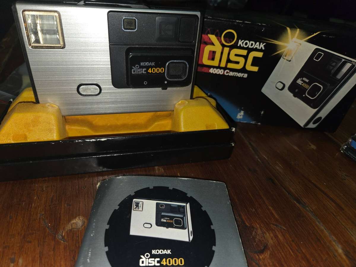 Vintage Kodak Disc 4000 Camera - Not tested - In Original Box - Looks to be in good condition