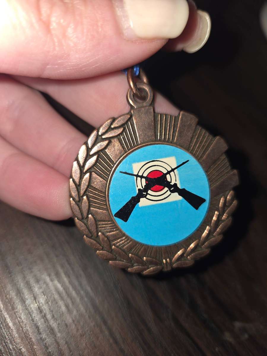 Shooting medal