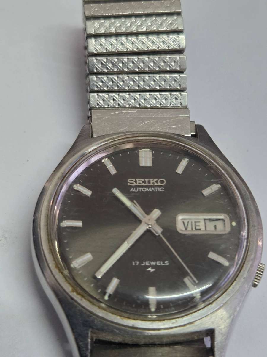 Vintage Seiko Automatic Watch - 17 Jewels