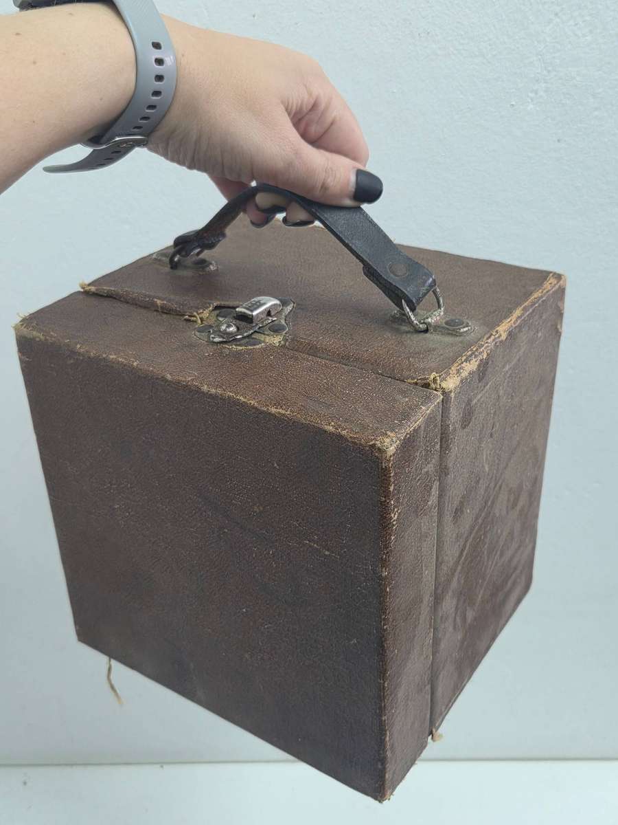 Vintage Concertina box - Made in England - Size - 20cm x 20cm x 18cm