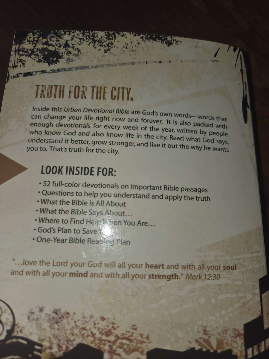 ESV Urban Devotional Bible - English Standard Version